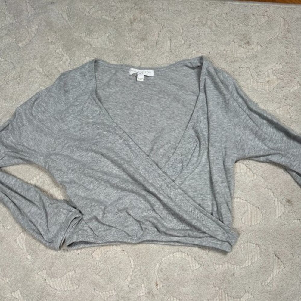 Spiritual Gangster Women's Gray Surplice‎ Neckline Yoga Cropped Wrap Crop Top